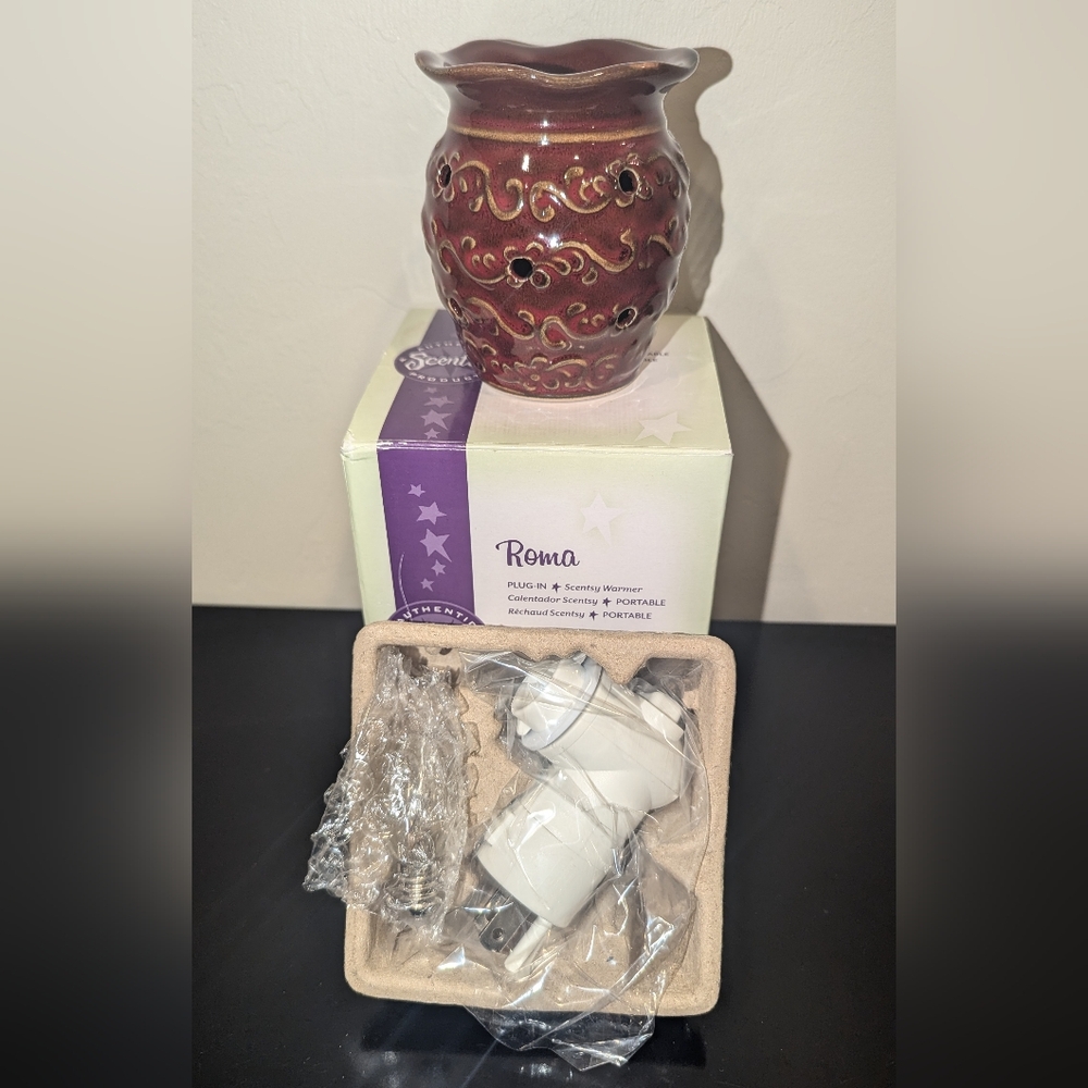 Scentsy Roma Plug-In Warmer - Red/Brownish Color